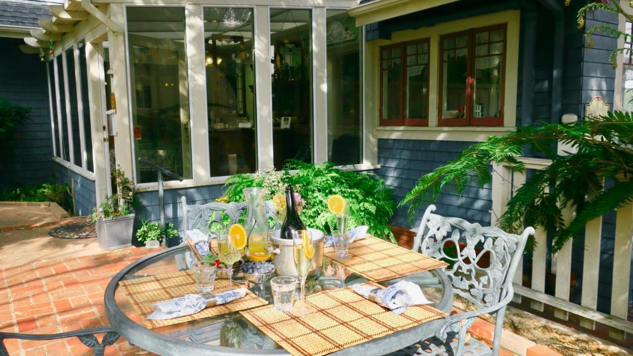 The Old St Angela Inn Pacific Grove Exterior foto